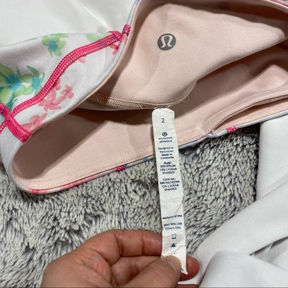 Lululemon White Floral Reversible Leggings - Picture 7 of 8